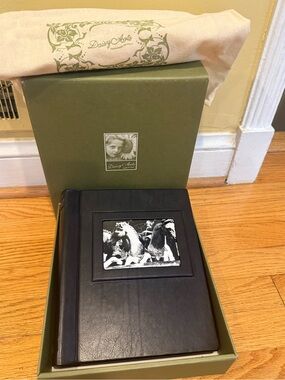 NEW Italian Black Leather 8x10 Wedding Scrapbook Album Daisy Arts Boxed